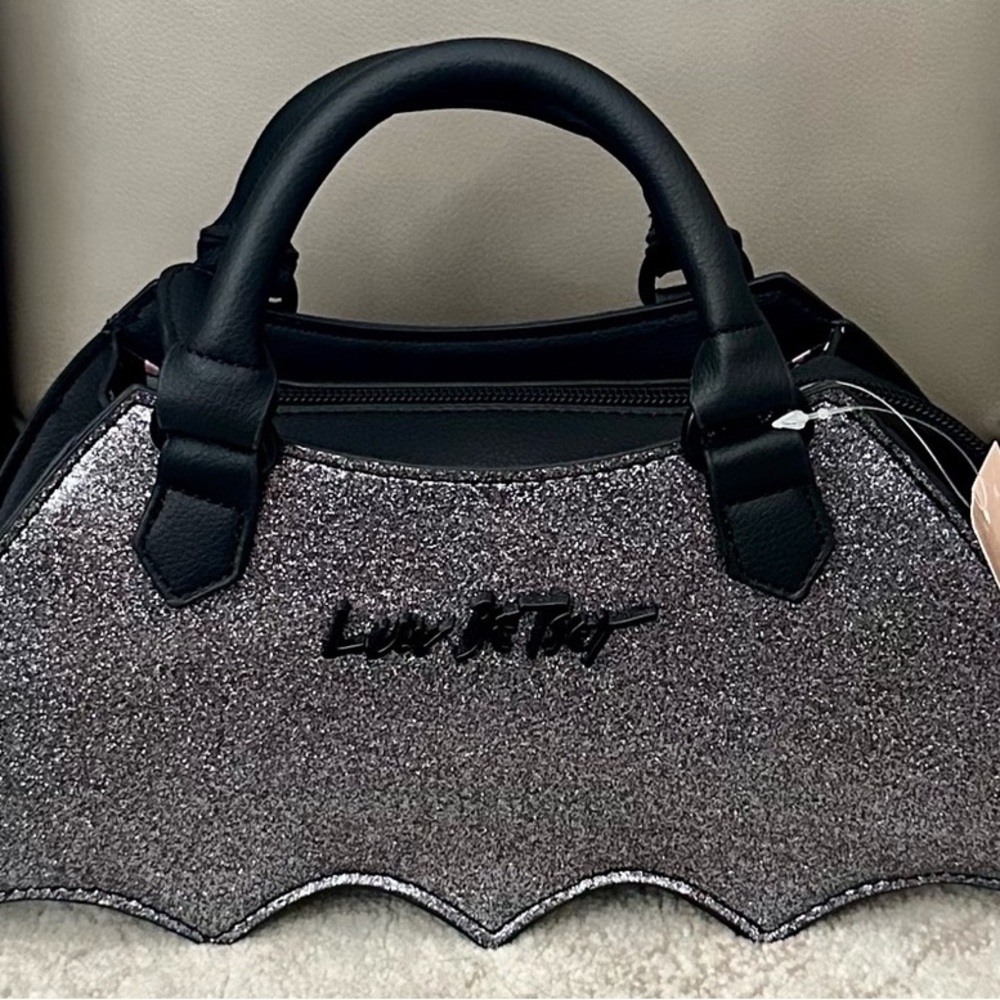 NWT Betsey Johnson Silver Glitter Bat Mini Bag - Picture 2 of 15